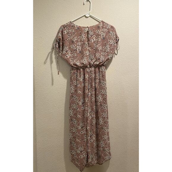 Showpo Mauve Floral V-Neck Side Ties Short Sleeve Elastic Waist Jumpsuit Size 2 - Picture 2 of 8